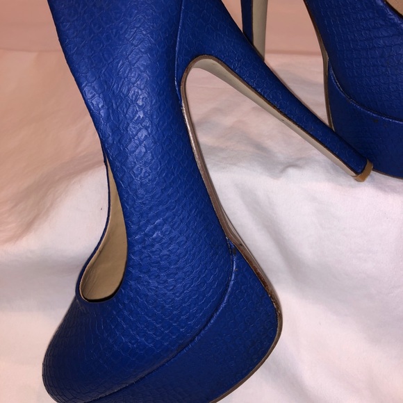 Shoes - Picture 2 of 3